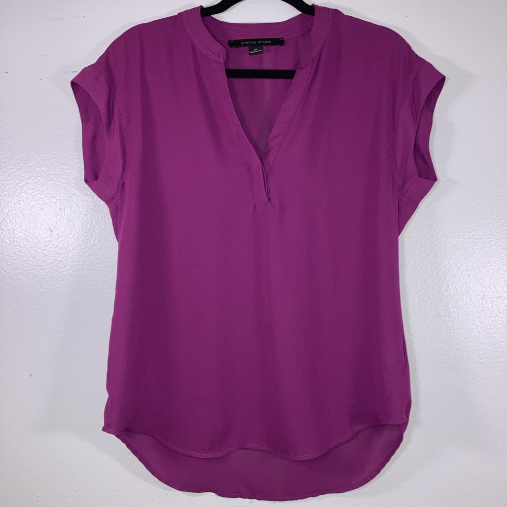 Cynthia Steffe XS Fuschia Pink Cap Sleeve V-neck Top Classic Business